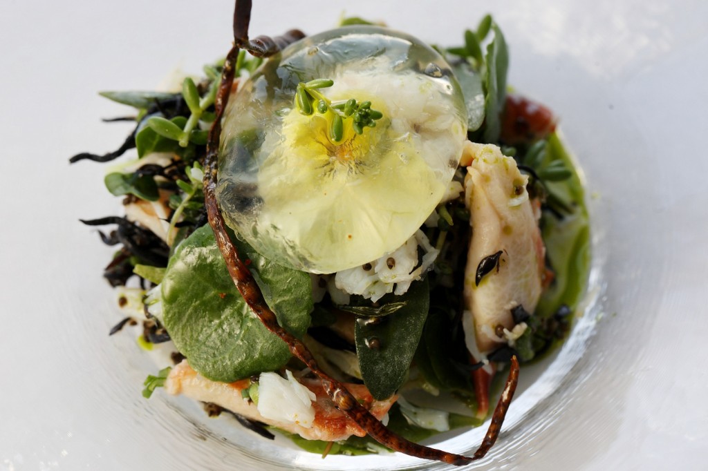 aqua kyoto Hand Picked Crab and Hijiki Salad, with tomato dashi Bubble